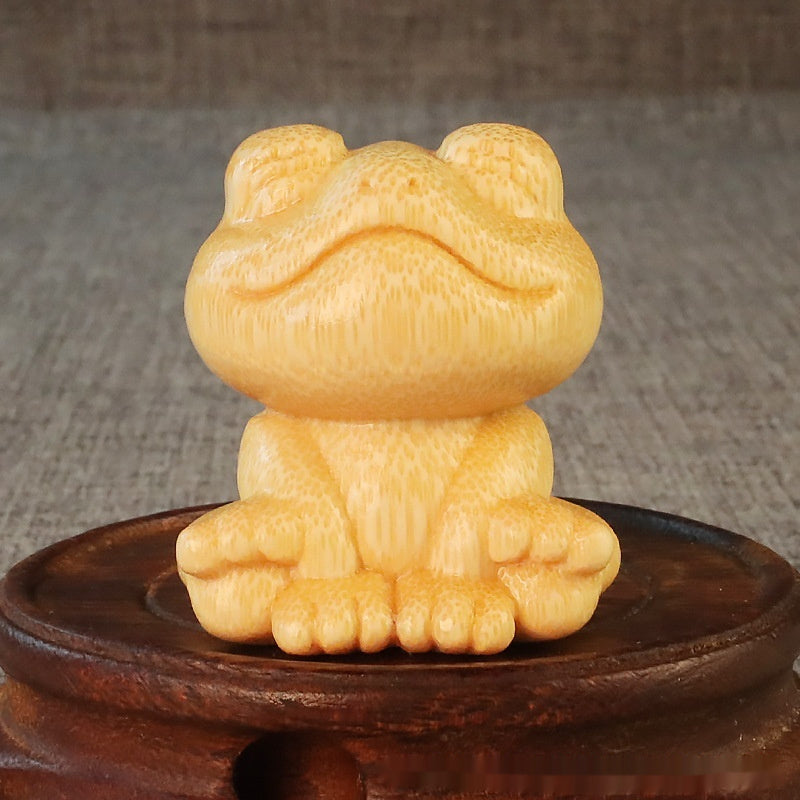 Natural Charm: Smiling Frog Solid Bamboo Carving Ornament ($\mathbf{5\text{cm}}$ Tall).