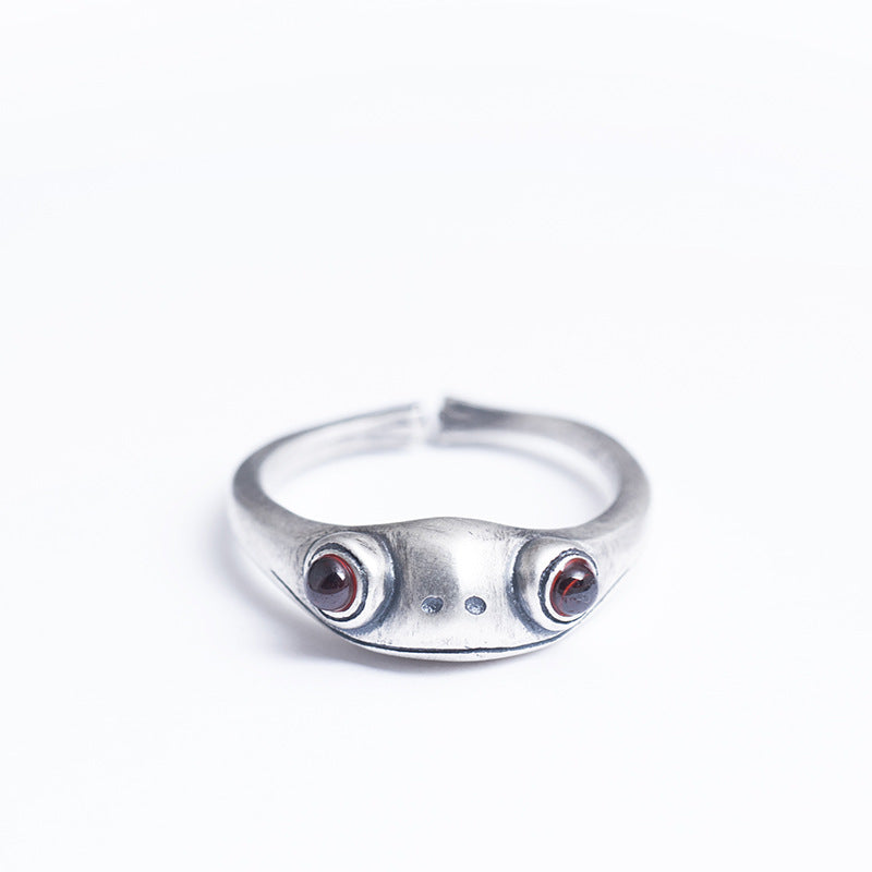 Timeless Charm: Vintage $\mathbf{925}$ Silver Frog Ring for Women.