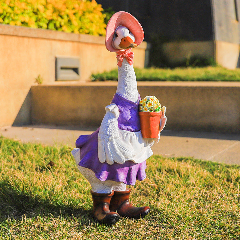 Enduring Charm: Flexible Simulation Resin Duck Outdoor Garden Statue (American Country Style).