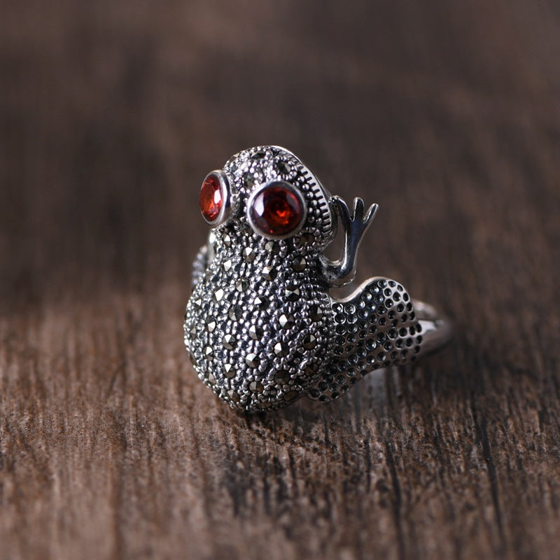 Wealth & Whimsy: Golden Deer King Retro $\mathbf{S925}$ Silver Golden Toad/Frog Inlay Ring.
