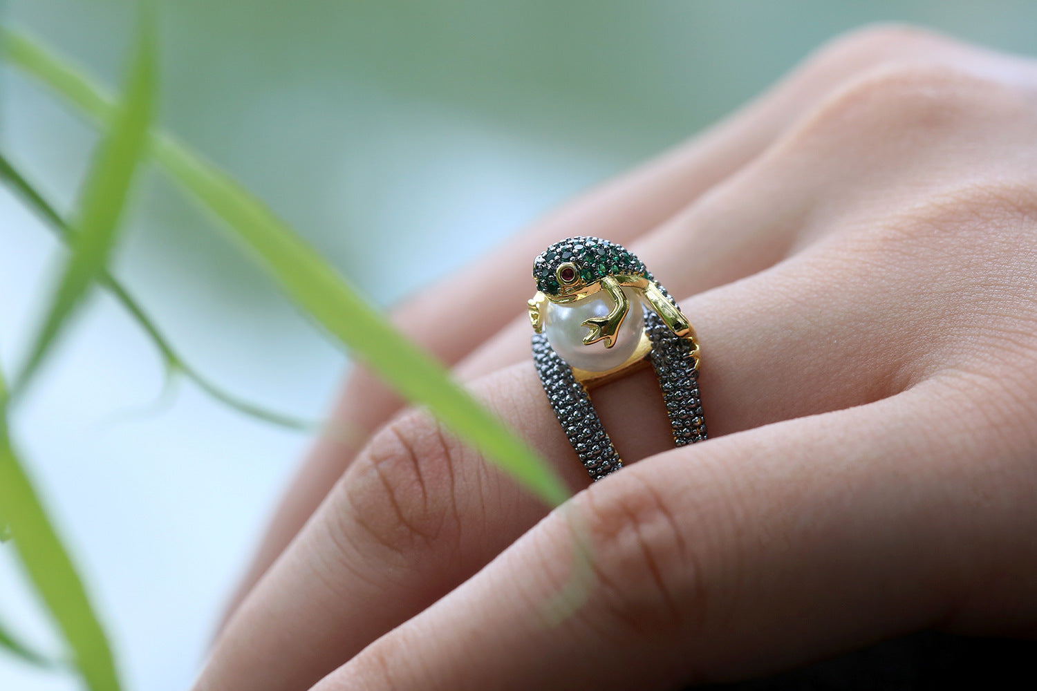 Luxury Whimsy: $\mathbf{18\text{k}}$ Gold Plated Frog/Golden Toad Play Beads Unisex Ring.