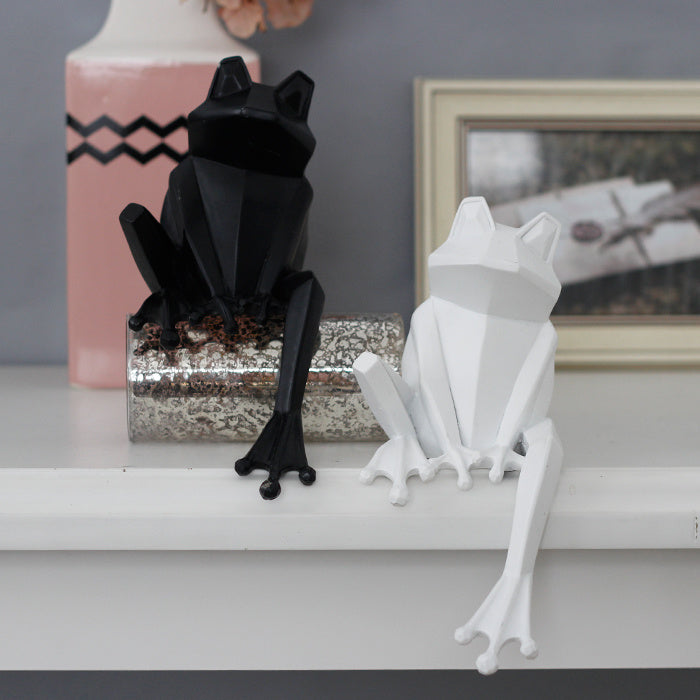 Geometric Style: Northern Europe Origami Resin Frog Animal Ornament ($\mathbf{20\text{cm}}$).