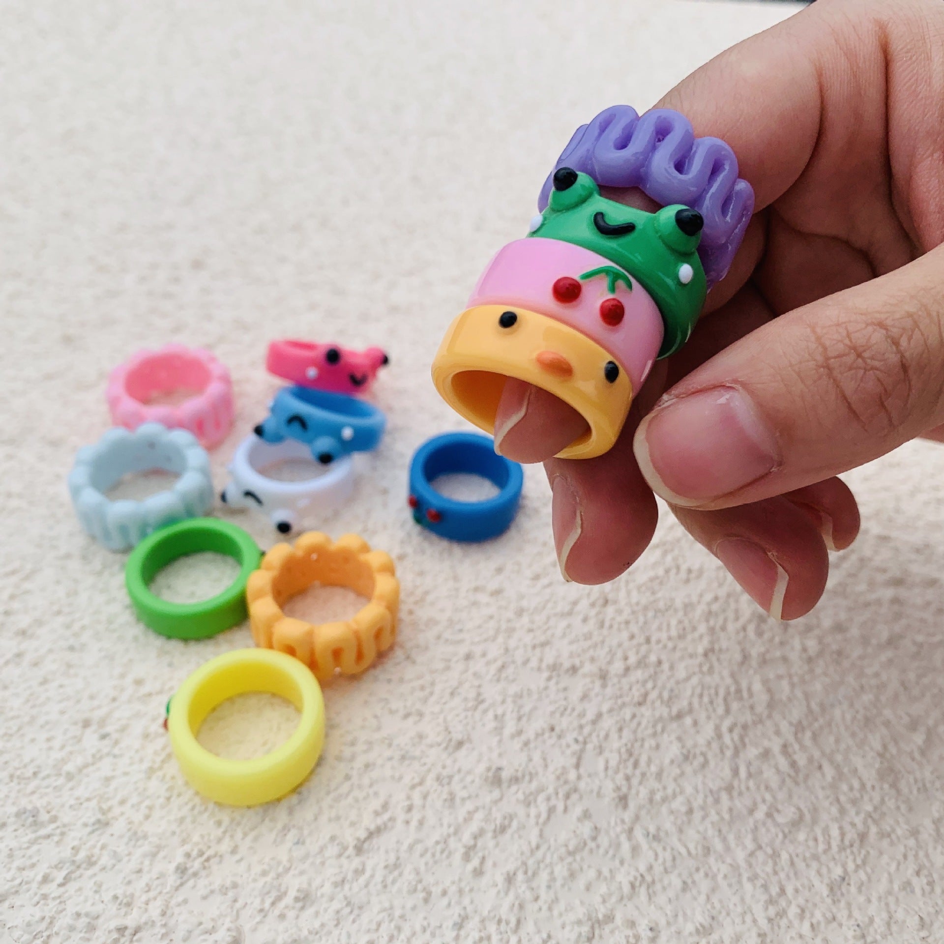 Simple Charm: Cute Little Frog Resin Ring in Pastoral Style (Female).