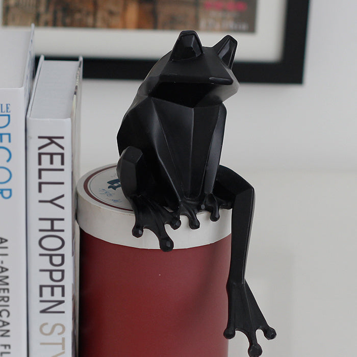 Geometric Style: Northern Europe Origami Resin Frog Animal Ornament ($\mathbf{20\text{cm}}$).
