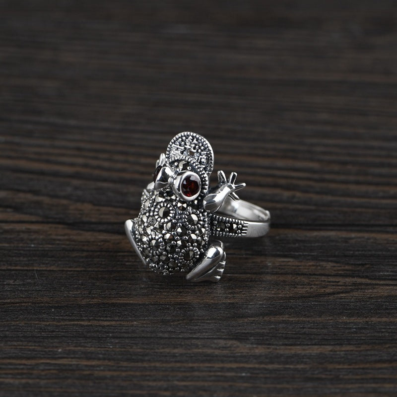 Vintage Wealth: Adjustable $\mathbf{S925}$ Silver Maxai Gold Cicada Frog Ring ($\mathbf{6.5\text{g}}$).