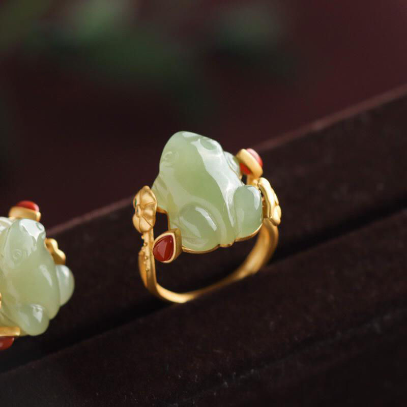 Elegant Original: Adjustable Natural Blue and White Jade Frog Women's Ring.