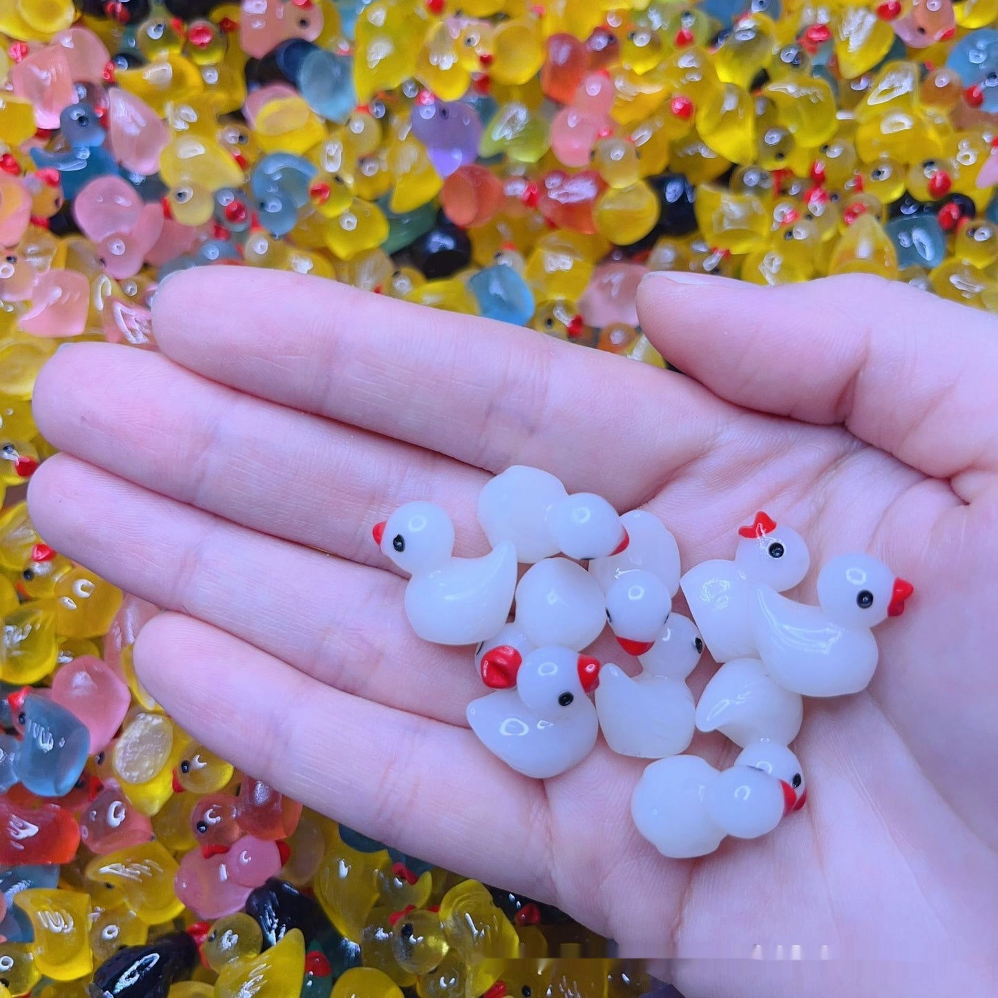 Luminous Mini Transparent Duck Ornaments – Cute DIY Glow-in-the-Dark Duck Accessories