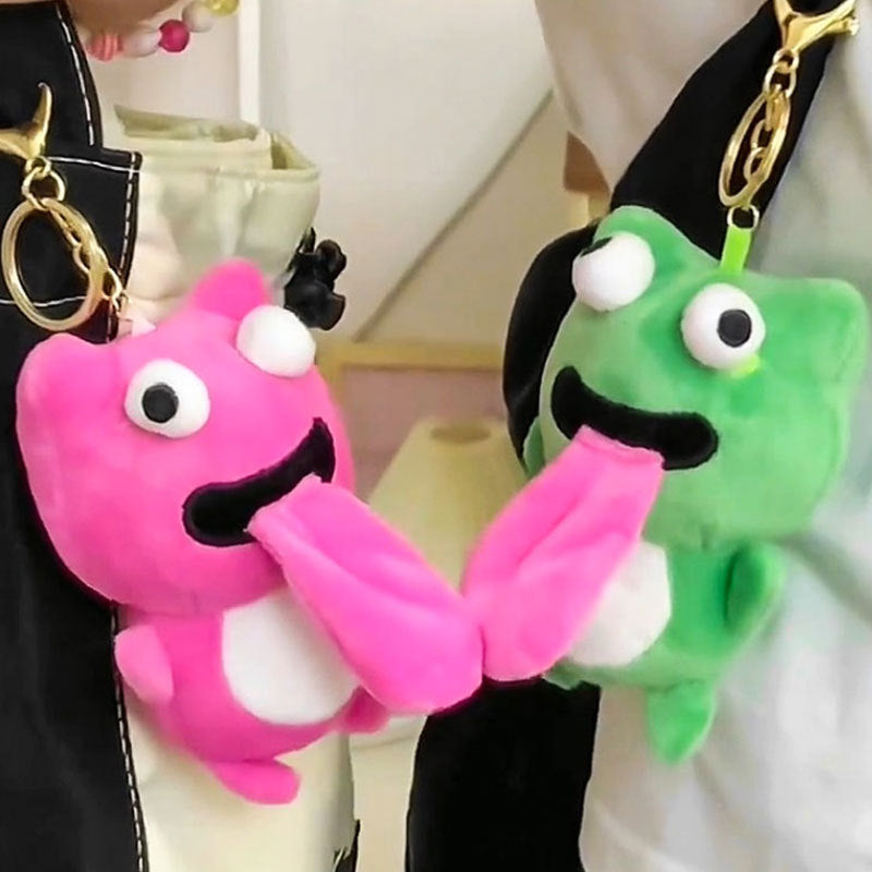 Couples' Cutie: Magnetic Frog Tongue Kiss Keychain (Green or Pink Plush, $\mathbf{12\text{cm}}$).