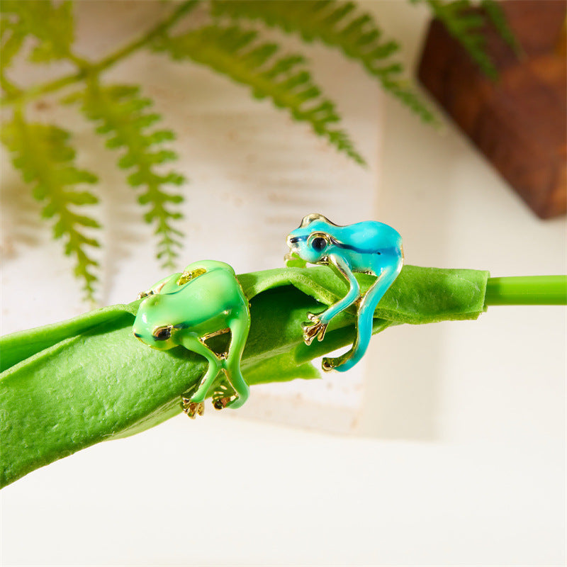 Unisex Whimsy: Green Funny Frog Ring with Special-Interest Design (Adjustable).