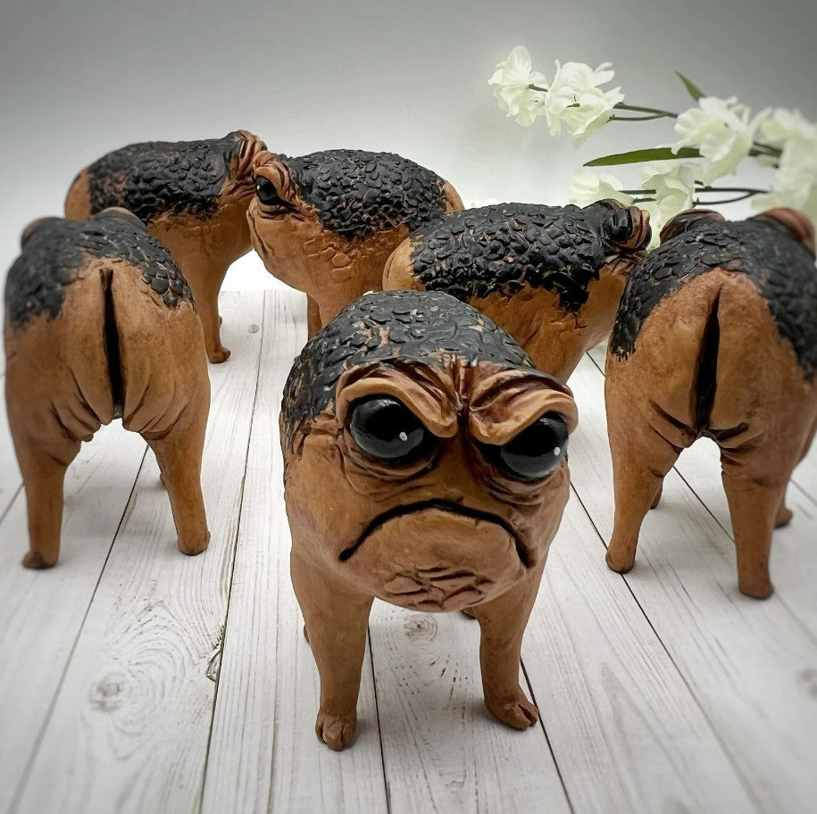 Chubby Charm: Cartoon African Rain Frog Toad Statue Resin Ornament.