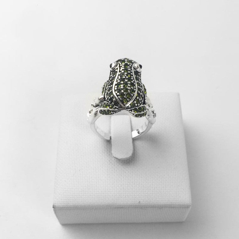 Bold Glamour: Female Personality Niche Design Exaggerated Frog Adjustable Ring (Silver).