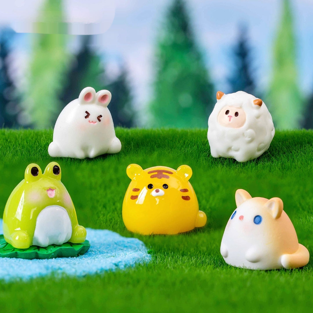 Desktop Fun: Creative Cute Round Cartoon Animal Resin Ornaments (Frog & More).