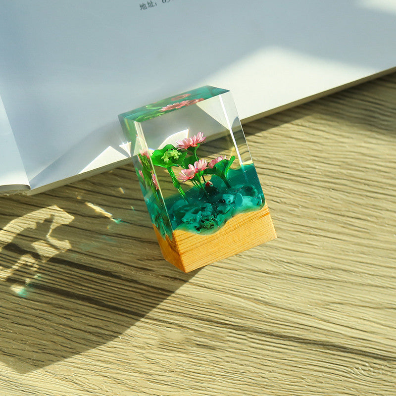 Micro Beauty: Handmade Drip Rubber Lotus Frog Stamp Micro Landscape Ornament.