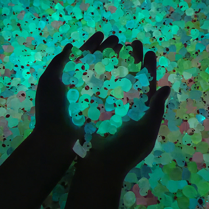 Tiny Glow: Luminous Mini Resin Duck DIY Accessories for Hair, Car & Micro Landscapes.