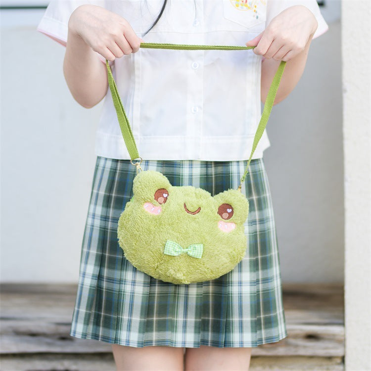 Cute Frog Plush Toy Backpack – Soft Short Plush Doll Bag (20 × 20 cm)