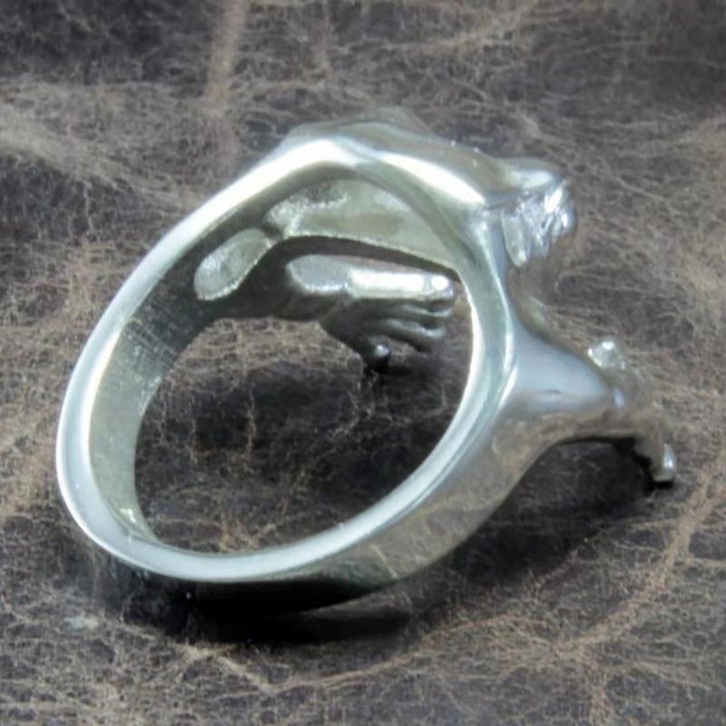Bold Statement: Adjustable Alloy European and American Exaggerated Frog Ring.