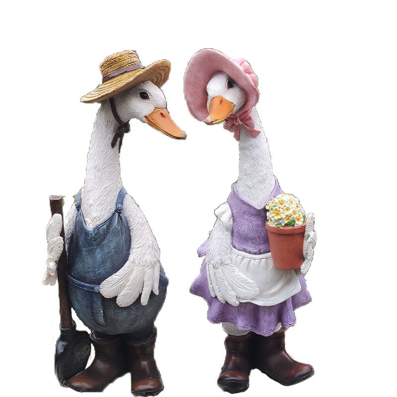 Enduring Charm: Flexible Simulation Resin Duck Outdoor Garden Statue (American Country Style).