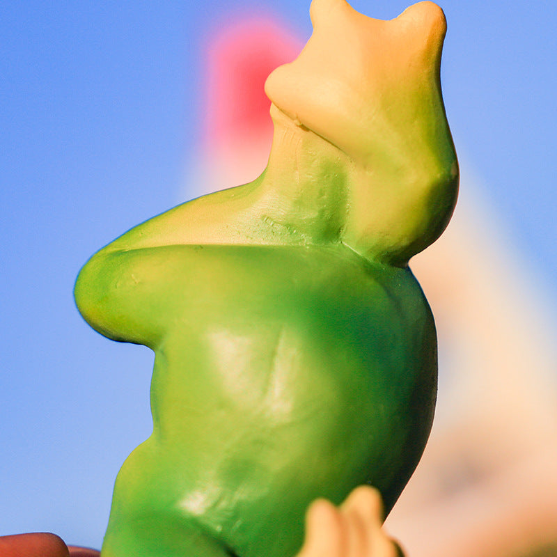 Charming Decor: Cute Cartoon Frog Animal Resin Hanging Ornaments (Pastoral Style).