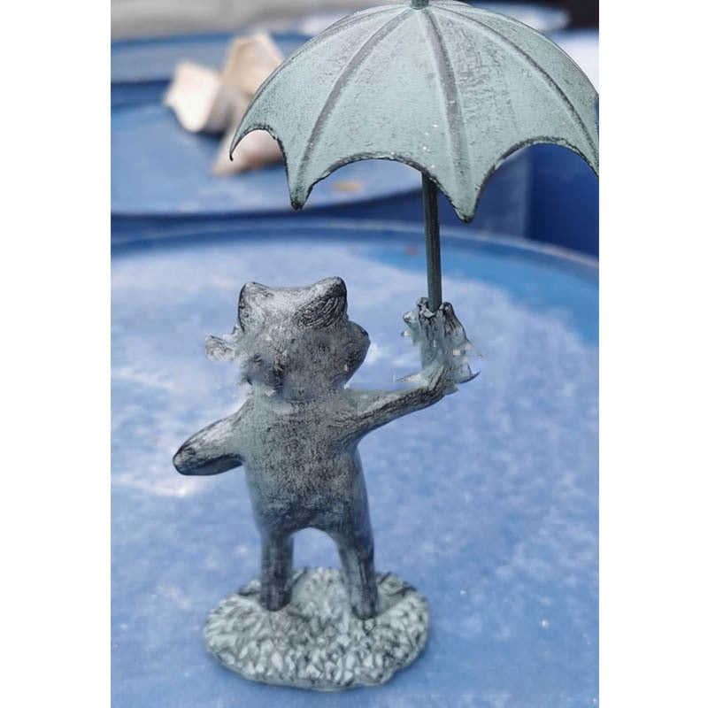 Creative Frog with Umbrella Resin Ornament – Decorative Animal Craft Figurine