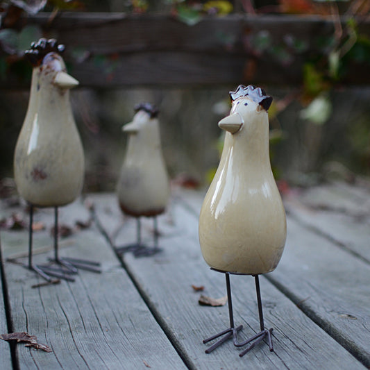 Pastoral Home Decoration Ornament – Three Iron Feet Chicken Figurine
