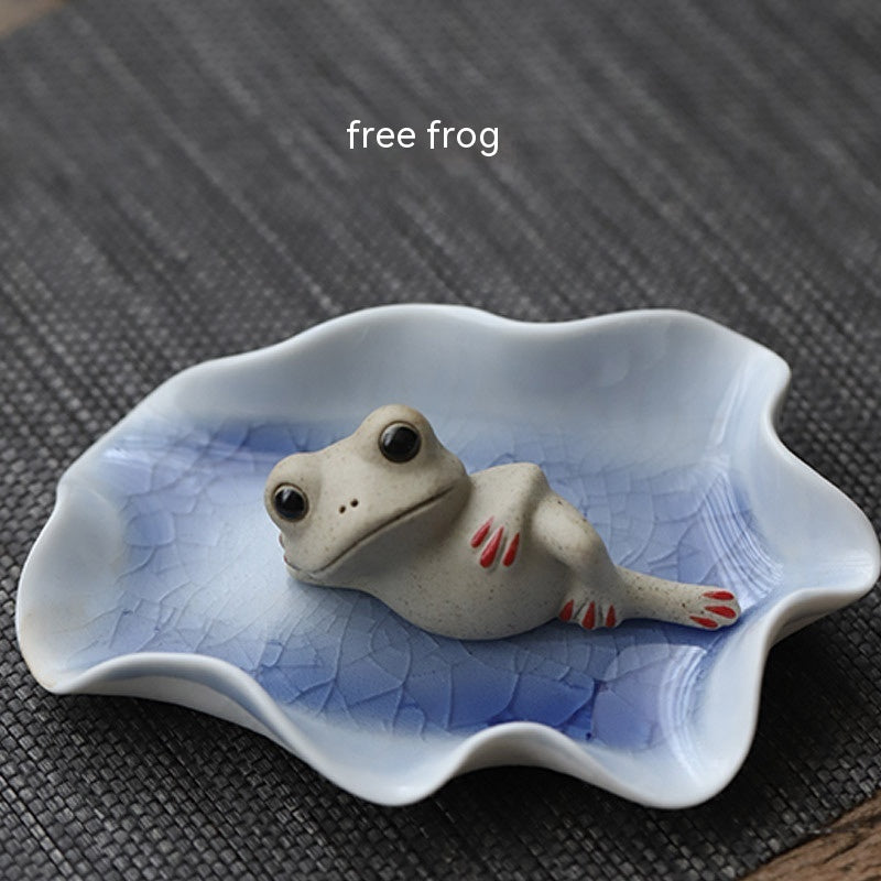Zen Tea Time: Chinese Style Gray Pottery Frog Ornaments (Laid-back & Free).