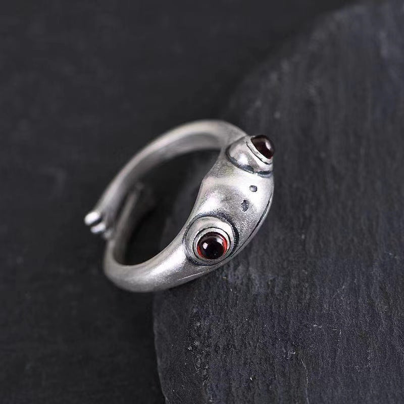 Vintage Statement: European and American Retro Alloy Frog Big Eye Adjustable Ring.