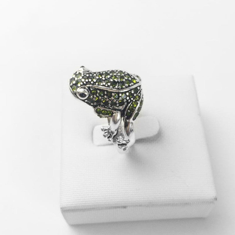 Bold Glamour: Female Personality Niche Design Exaggerated Frog Adjustable Ring (Silver).