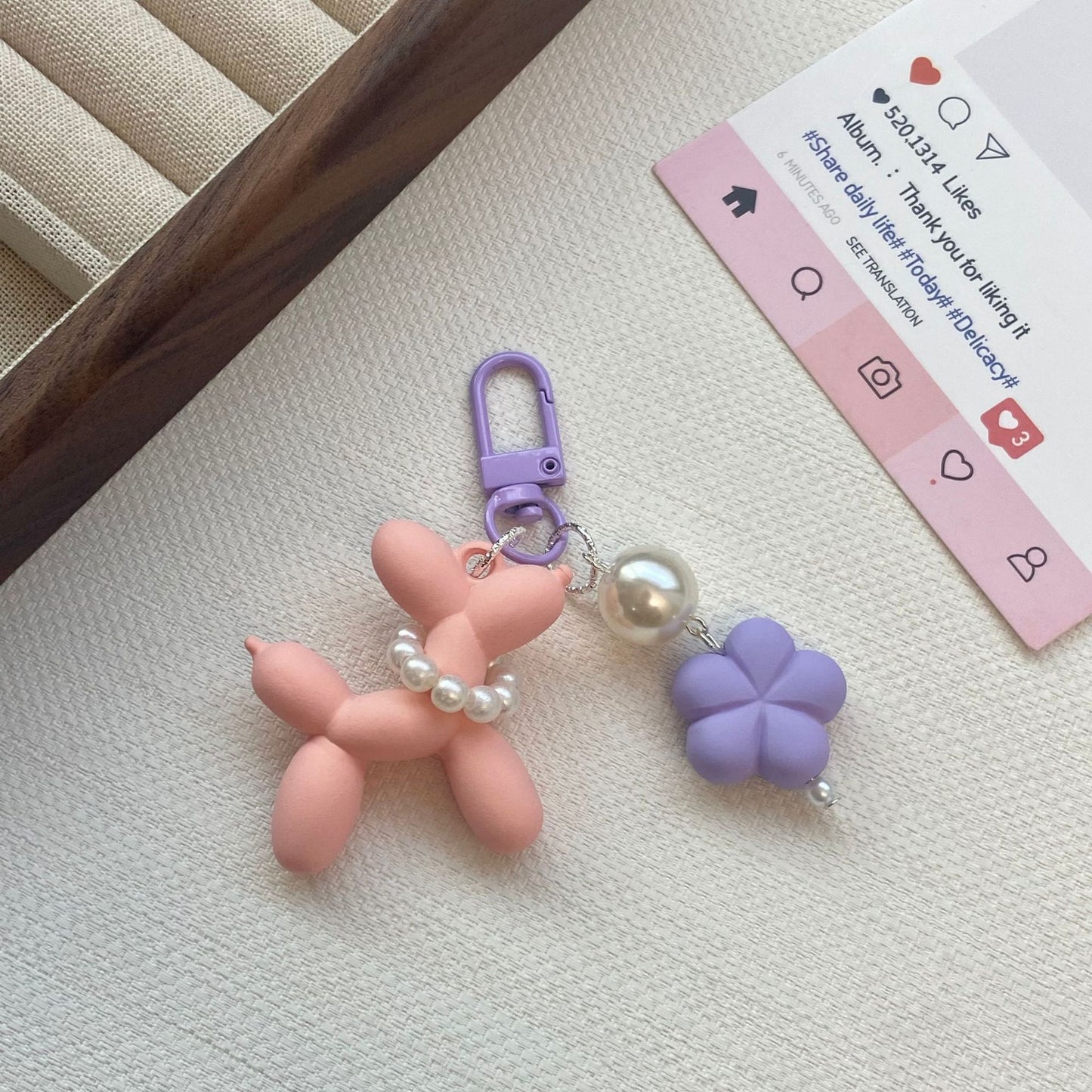 Pearl Balloon Dog Flower Keychain, Colorful Resin & Plastic Pendant