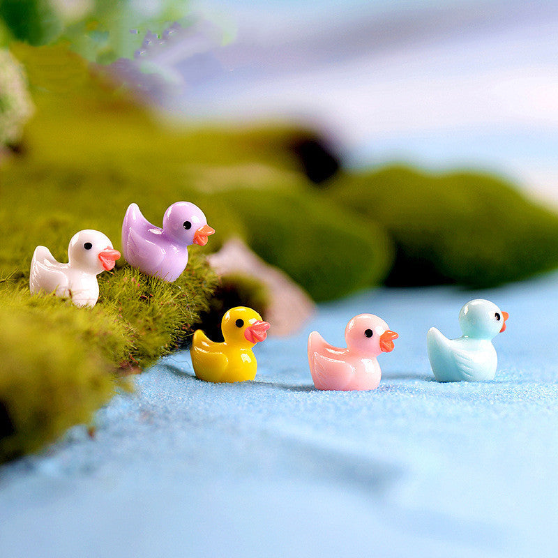 Tiny Charm: Cartoon Resin Duck Pendant for Moss Micro Landscape Ornaments.