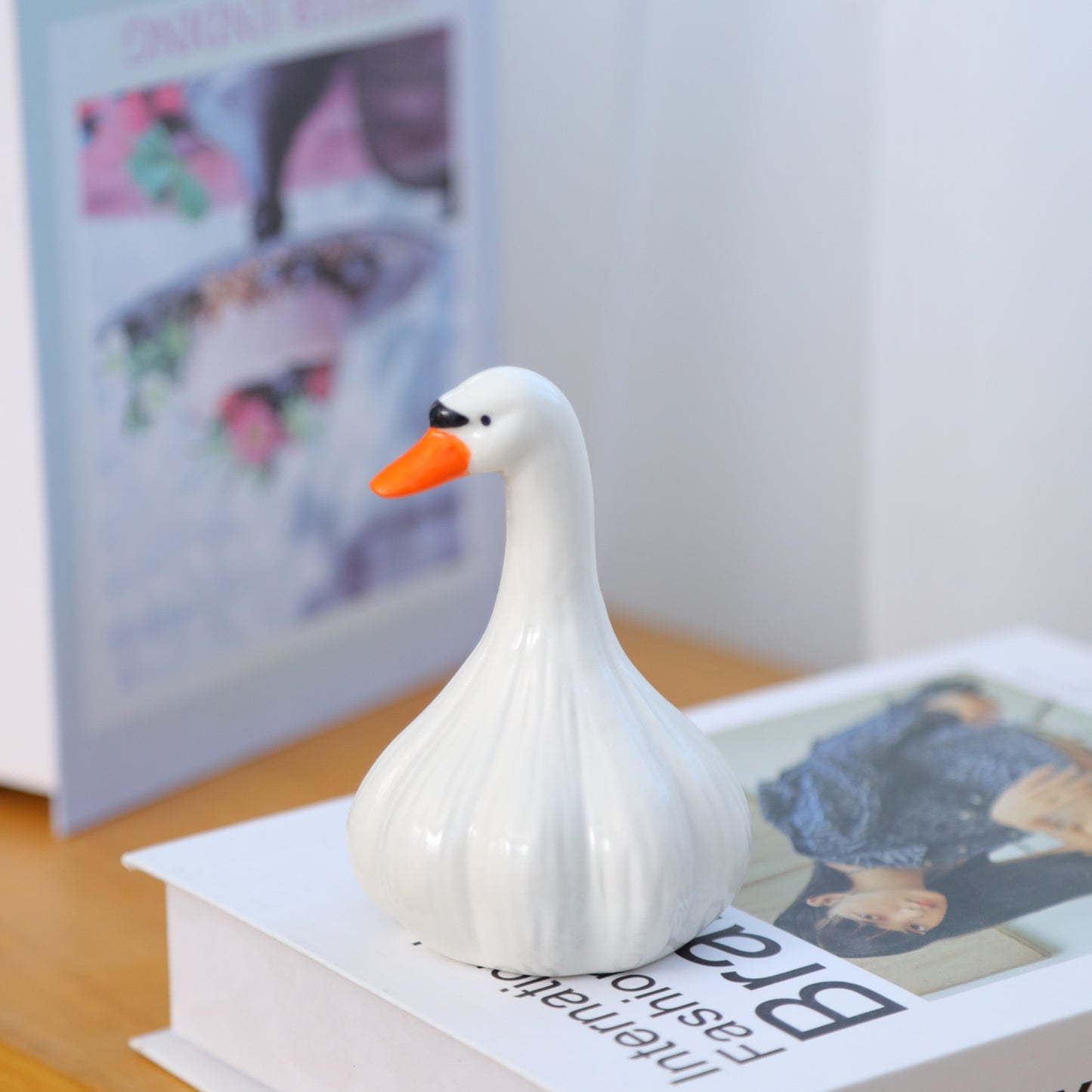 Creative Ceramic Duck Ornament – Healing Desktop Décor Figurine