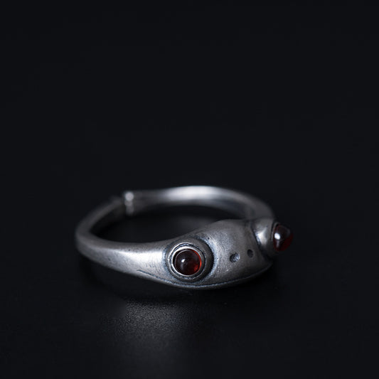 Timeless Charm: Vintage $\mathbf{925}$ Silver Frog Ring for Women.