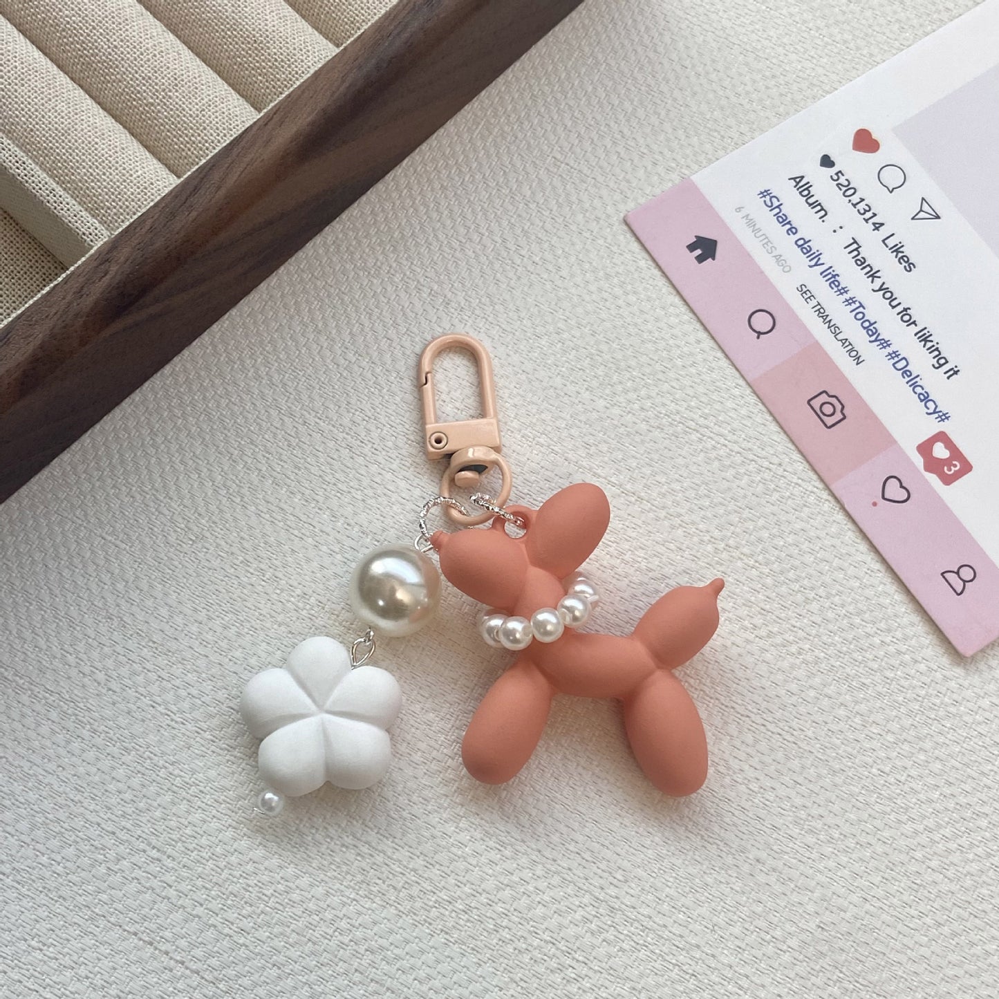 Pearl Balloon Dog Flower Keychain, Colorful Resin & Plastic Pendant
