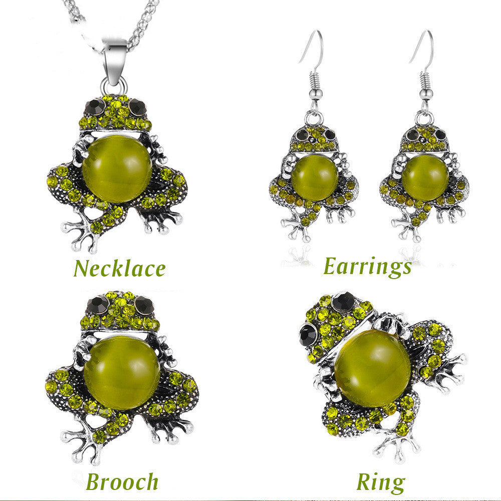 European Charm: Opal Cute Frog Alloy Jewelry Set (Ring, Earrings & Necklace).