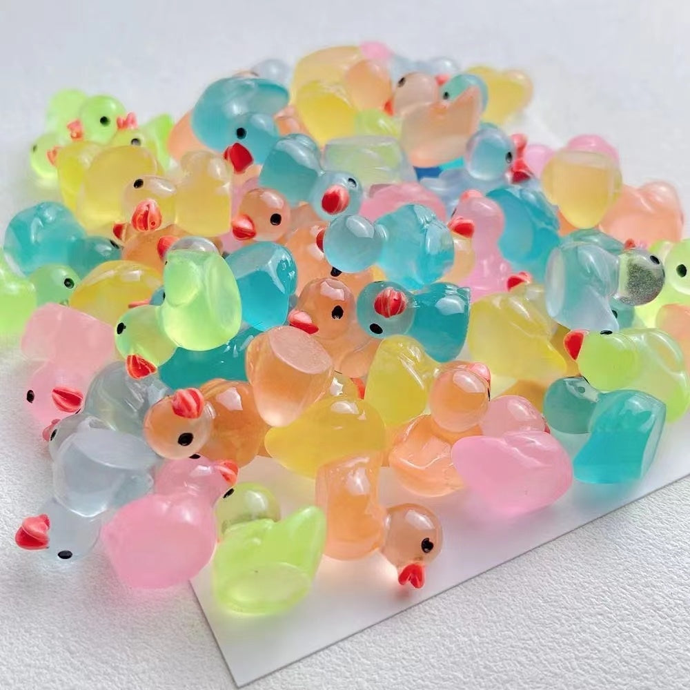 Stereo Luminous Transparent Resin Duck Ornaments – DIY Glow-in-the-Dark Decorative Set