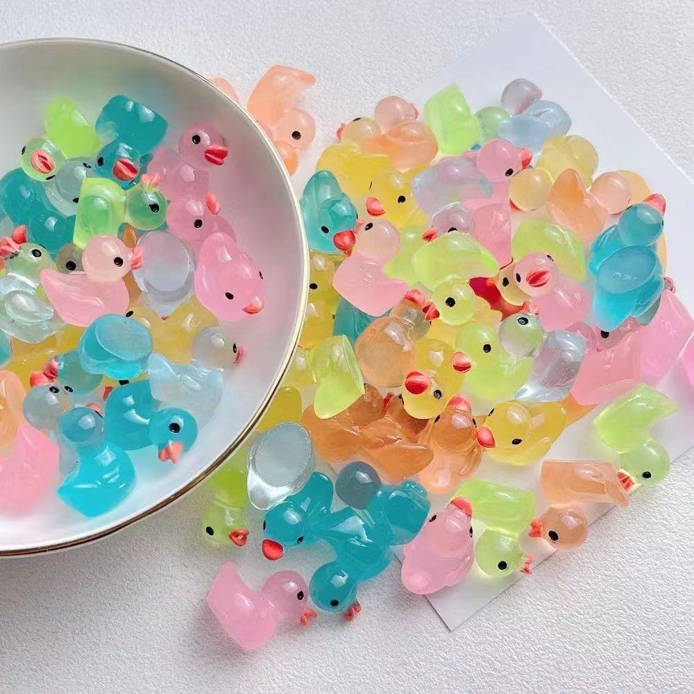 Stereo Luminous Transparent Resin Duck Ornaments – DIY Glow-in-the-Dark Decorative Set