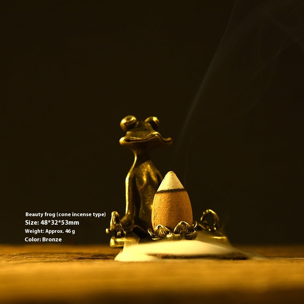 Timeless Charm: Retro Bronze Frog-Shaped Ornaments in Zinc Alloy (Pastoral Style).