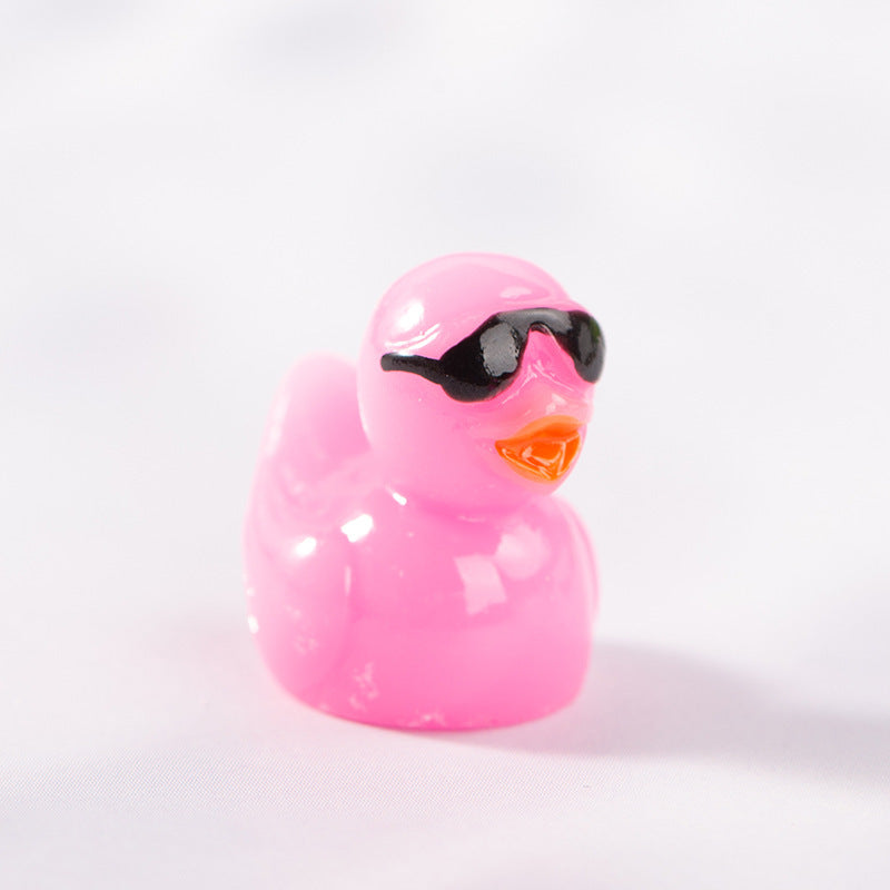 Micro-World Charm: Cute Mini Colorful Little Duck Resin Ornaments for Moss Landscapes.