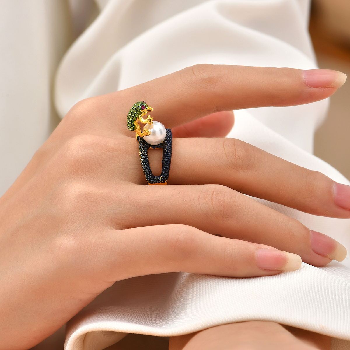 Unisex Treasure: European Style Frog Diamond Alloy Ring (Adjustable, Electroplated).