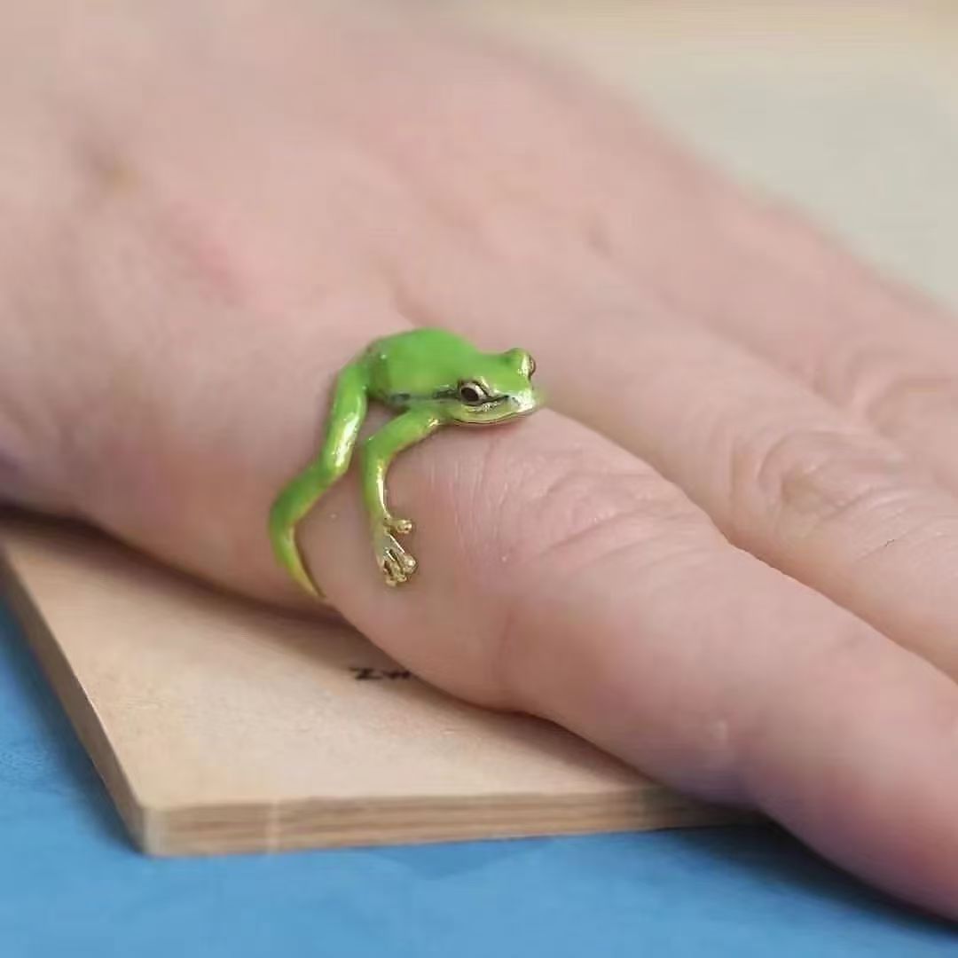 Bold Whimsy: Cute Personality Frog Ring in Retro Exaggerated Style (Adjustable Alloy).