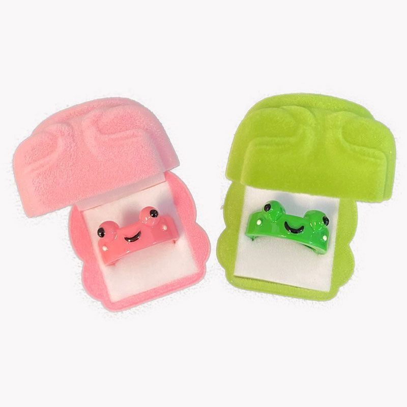 Unconventional Charm: Cute Simple Lonely Frog Ring (Minimalist Style).