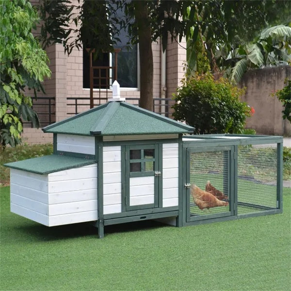 Wooden Chicken Coop – Cottage-Style Outdoor Hen House