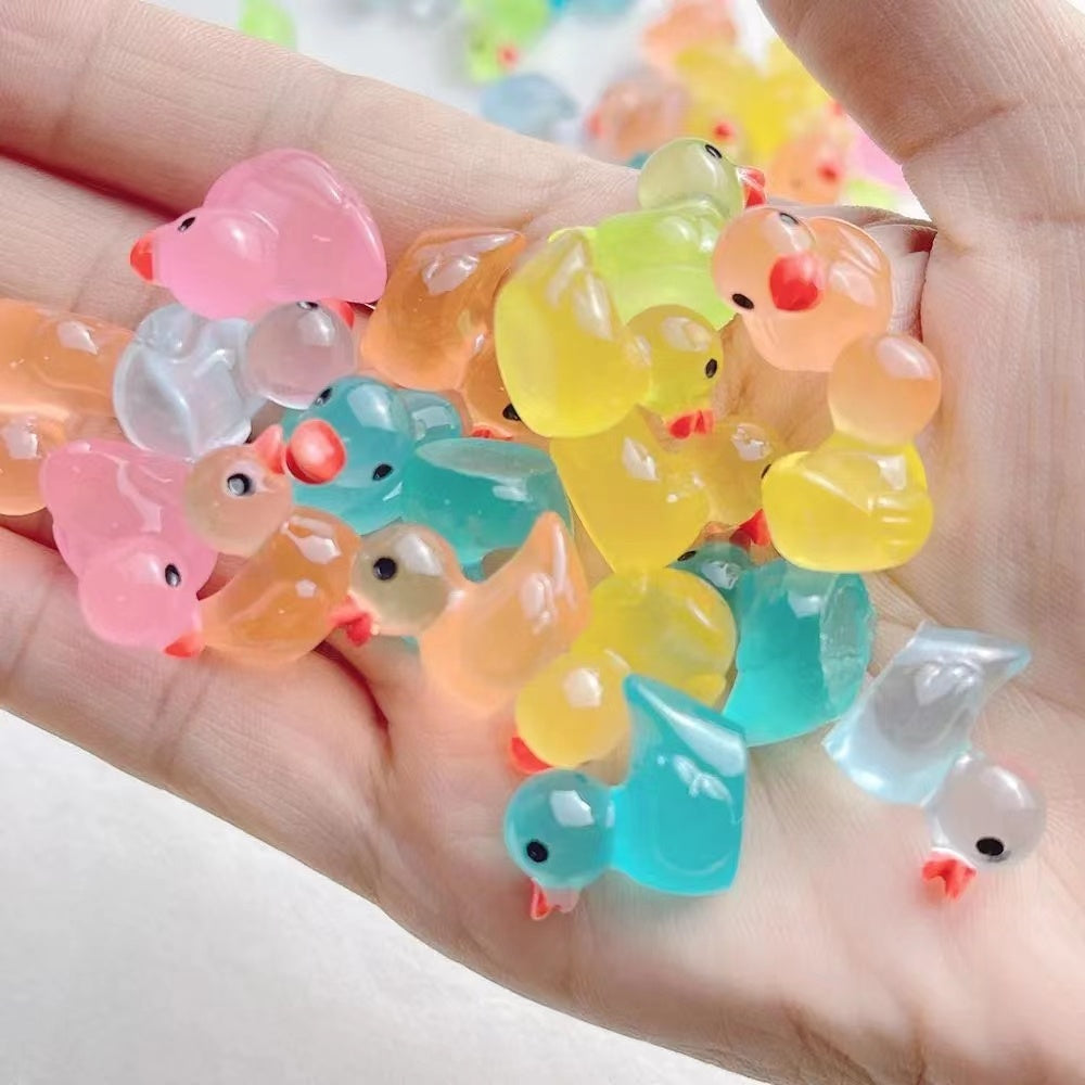 Stereo Luminous Transparent Resin Duck Ornaments – DIY Glow-in-the-Dark Decorative Set