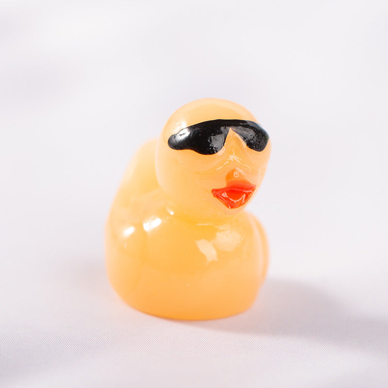 Micro-World Charm: Cute Mini Colorful Little Duck Resin Ornaments for Moss Landscapes.