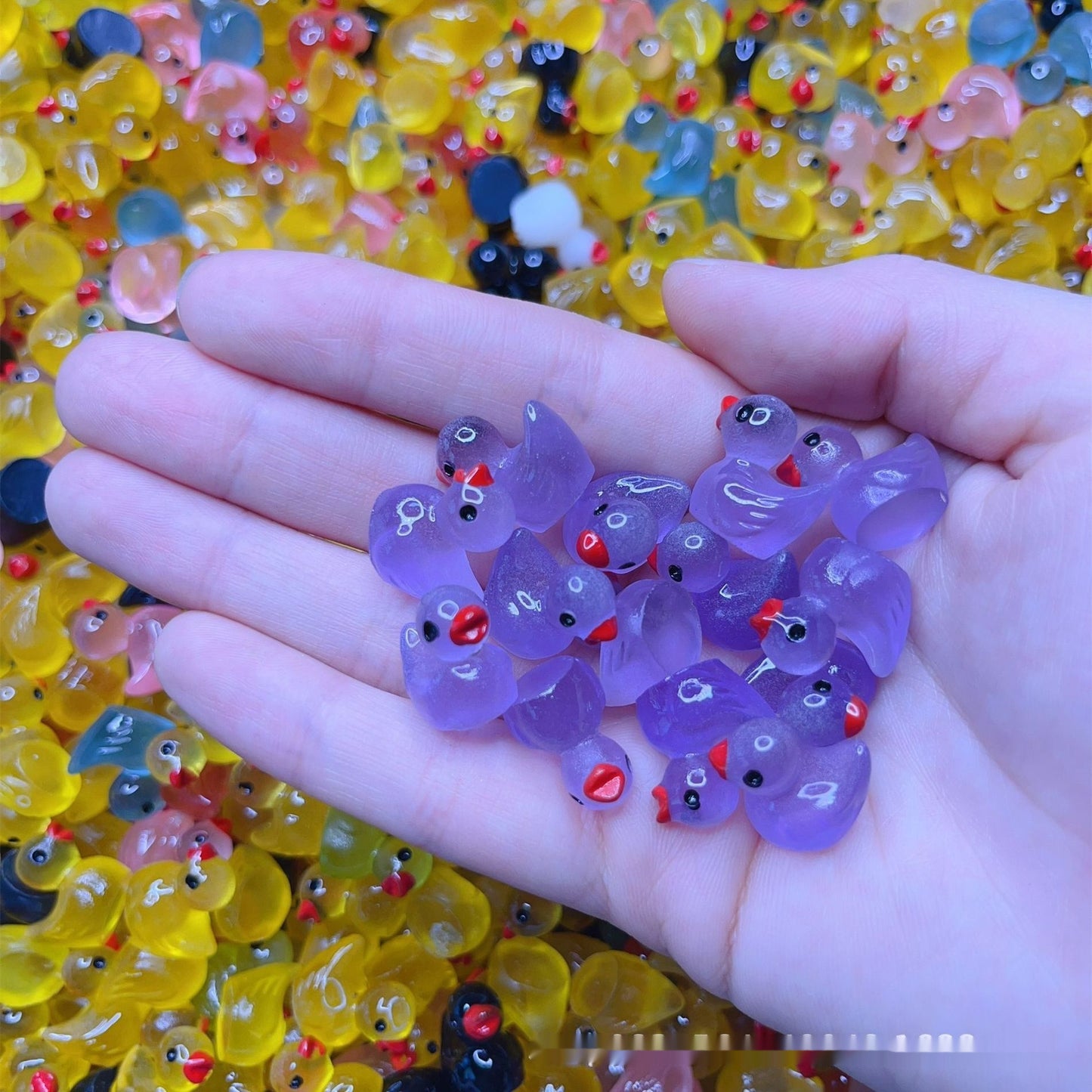 Luminous Mini Transparent Duck Ornaments – Cute DIY Glow-in-the-Dark Duck Accessories