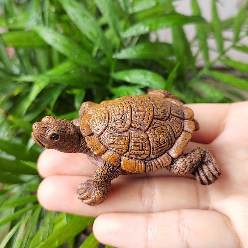 Miniature Charm: Creative Simulation Frog and Mother Turtle Micro Landscape Ornament.