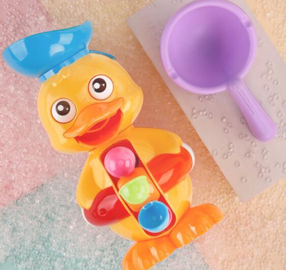 Bath Time Fun: Dr. Duck Rotating Waterwheel Sucker Toy ($\mathbf{25\text{cm}}$ Water Play).