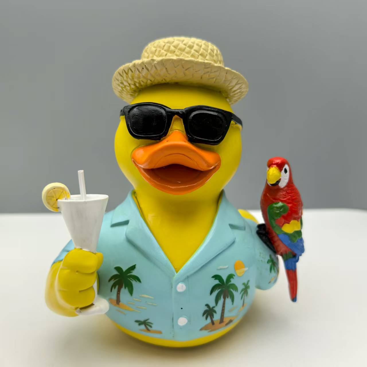 Charming Tribute: Resin Jimmy Memorial Duck Cartoon Furnishings Ornament.