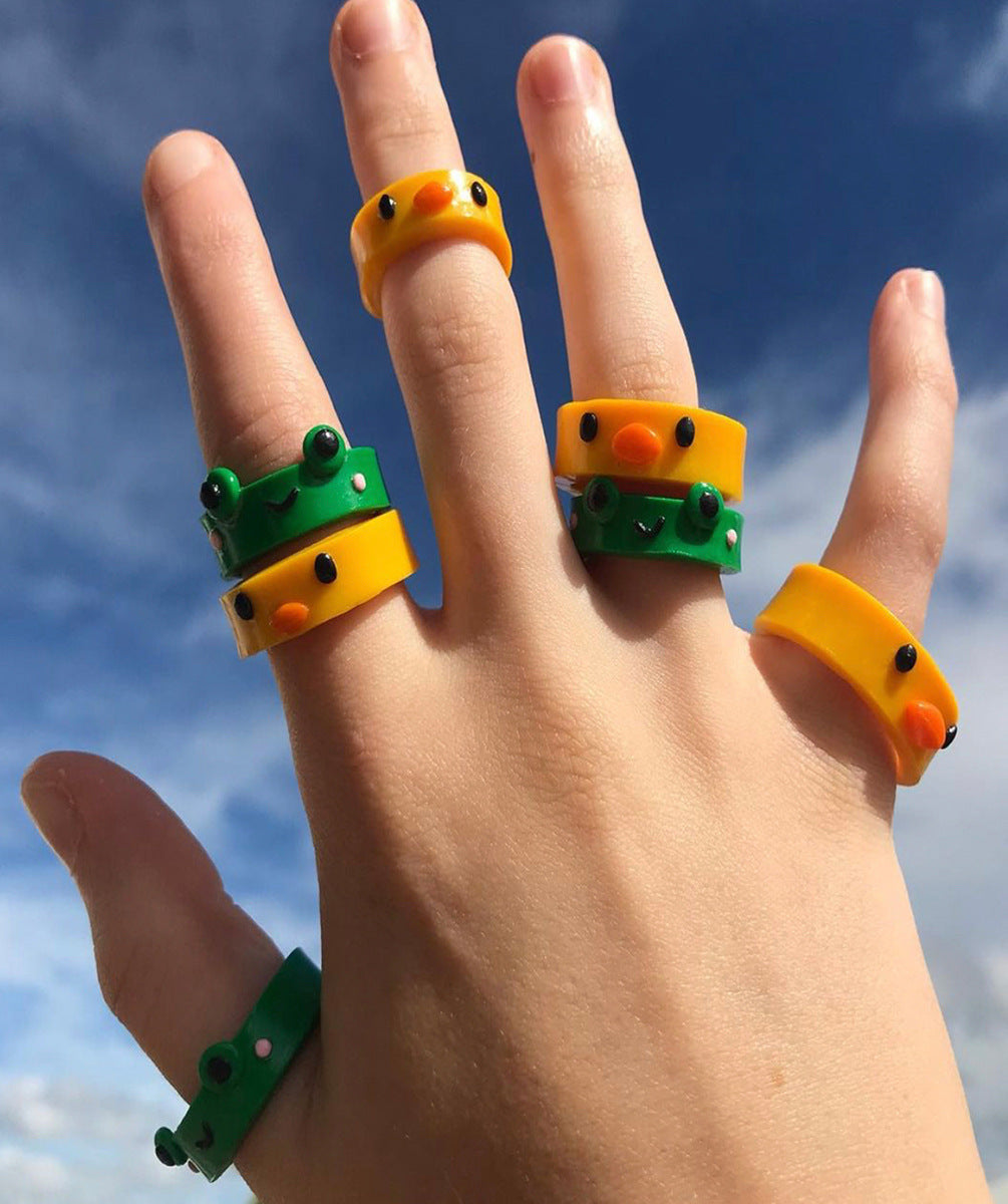 Macaron Pop: Simple Three-dimensional Frog Animal Resin Ring (Colorful Women's Style).