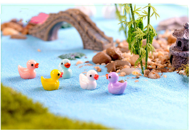 Tiny Charm: Cartoon Resin Duck Pendant for Moss Micro Landscape Ornaments.