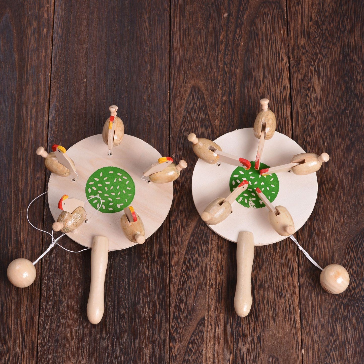 Heirloom Play: White Chicken Eats Rice Children's Toy Model (Camphor Wood, Semi-Manual).